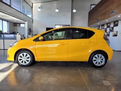 2014 Toyota Aqua - Thumbnail