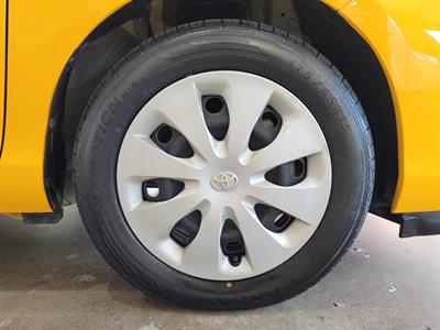2014 Toyota Aqua - Thumbnail