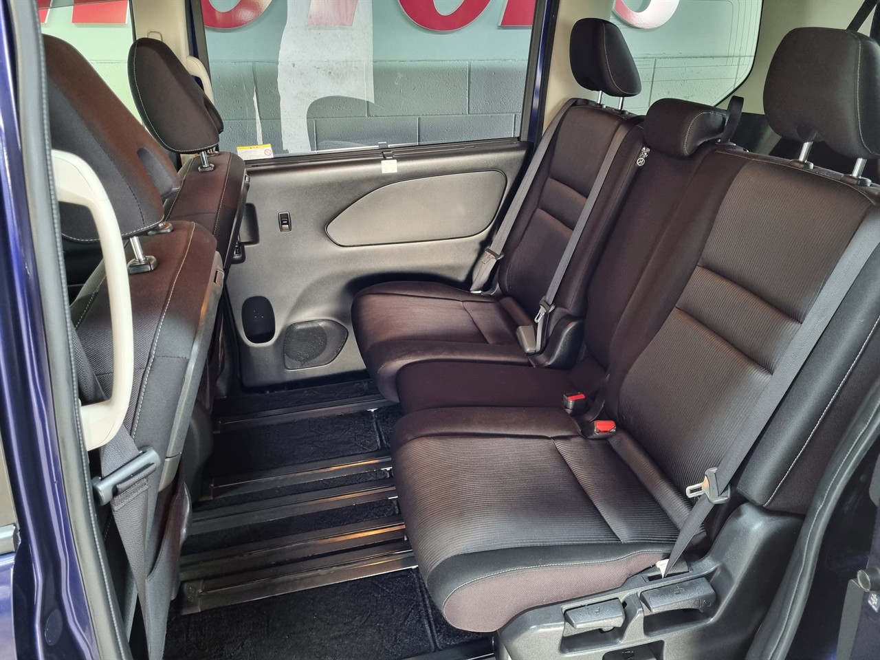2016 Nissan Serena