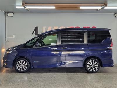 2016 Nissan Serena - Thumbnail