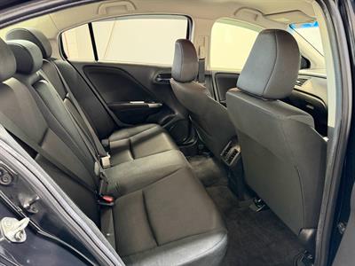 2014 Honda Grace - Thumbnail