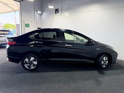 2014 Honda Grace - Thumbnail