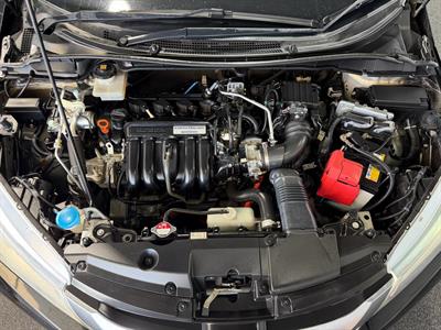 2014 Honda Grace - Thumbnail