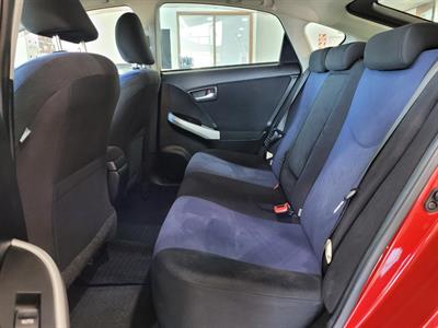 2014 Toyota Prius - Thumbnail