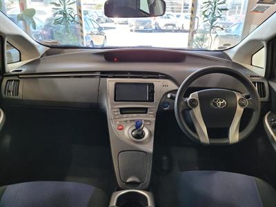 2014 Toyota Prius - Thumbnail