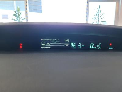 2014 Toyota Prius - Thumbnail