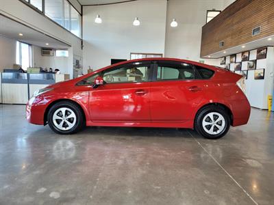 2014 Toyota Prius - Thumbnail