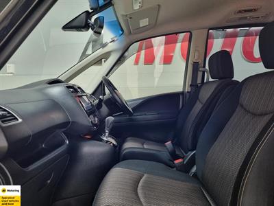 2015 Nissan Serena - Thumbnail