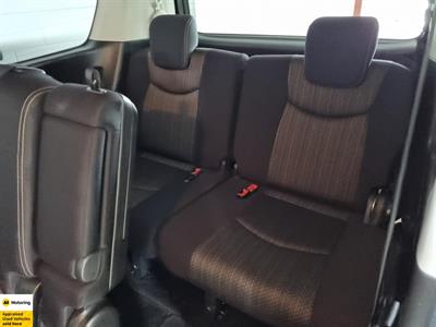 2015 Nissan Serena - Thumbnail