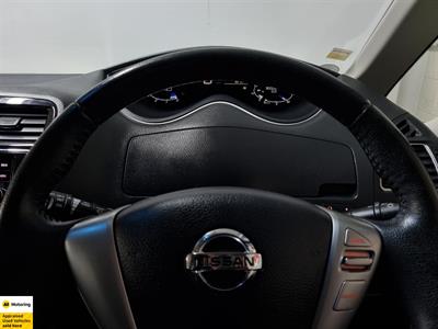 2015 Nissan Serena - Thumbnail