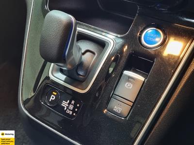 2019 Nissan Serena - Thumbnail
