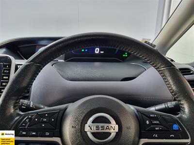 2019 Nissan Serena - Thumbnail