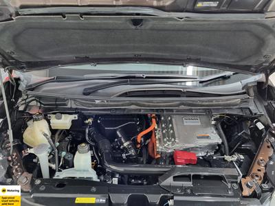 2019 Nissan Serena - Thumbnail