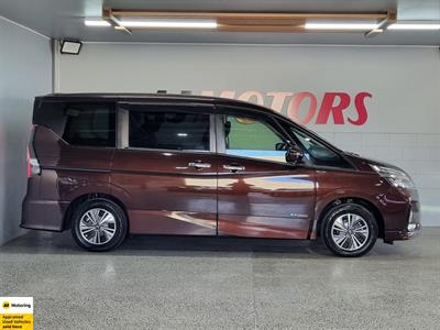 2019 Nissan Serena - Thumbnail