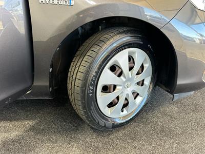 2012 Toyota Aqua - Thumbnail