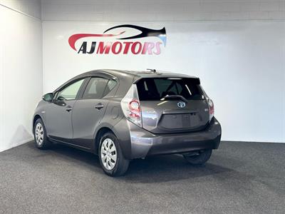 2012 Toyota Aqua - Thumbnail