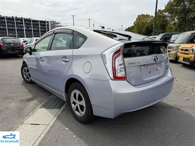 2013 Toyota Prius - Thumbnail