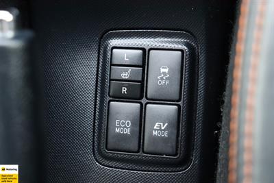 2015 Toyota Aqua - Thumbnail
