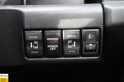 2013 Mazda Premacy - Thumbnail