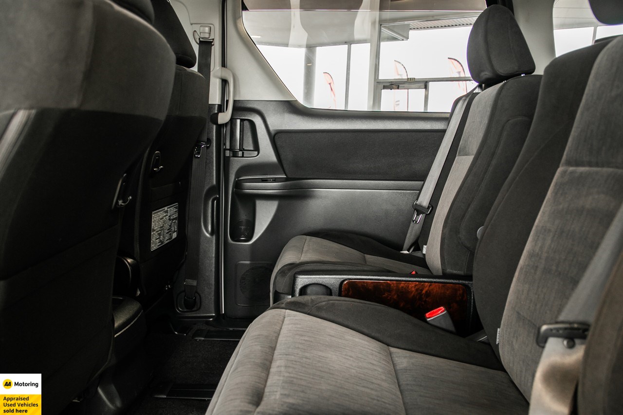 2013 Toyota Vellfire