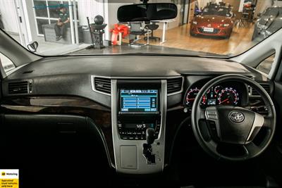 2013 Toyota Vellfire - Thumbnail