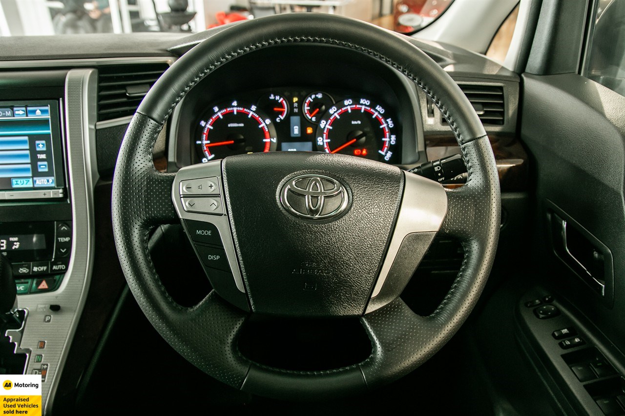 2013 Toyota Vellfire