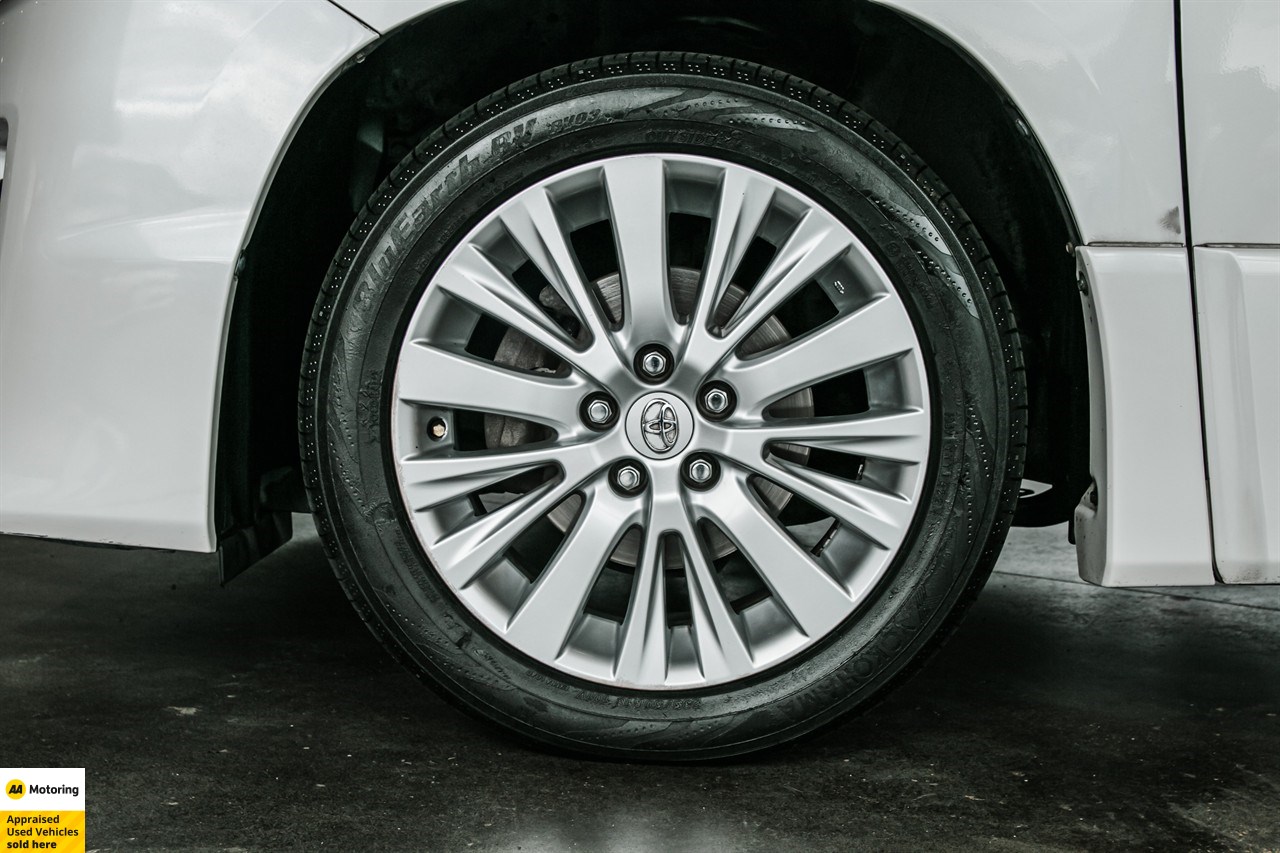 2013 Toyota Vellfire