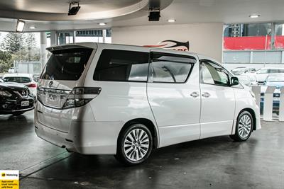 2013 Toyota Vellfire - Thumbnail