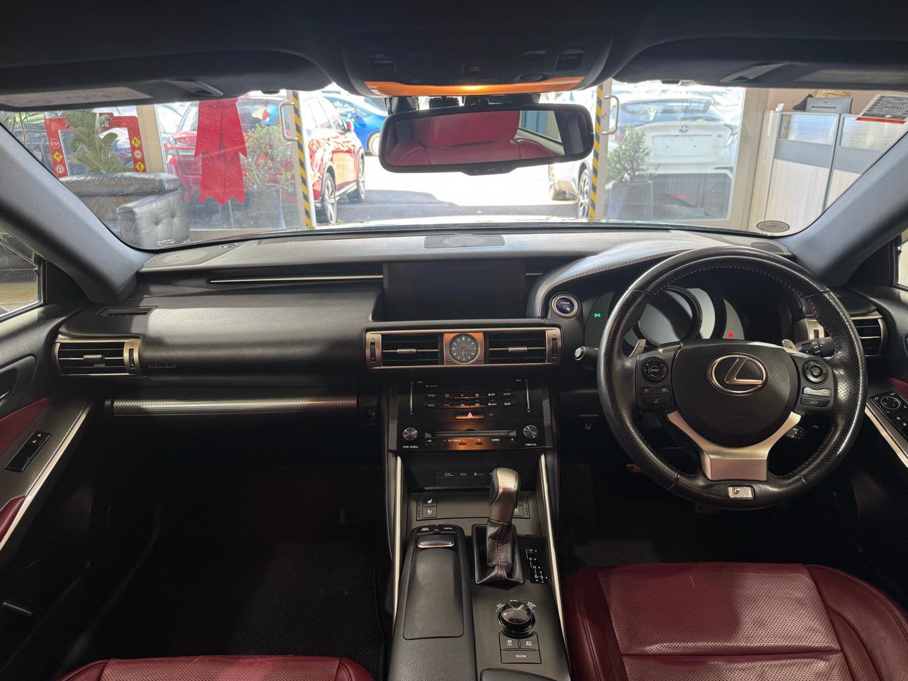 2014 Lexus IS 300h