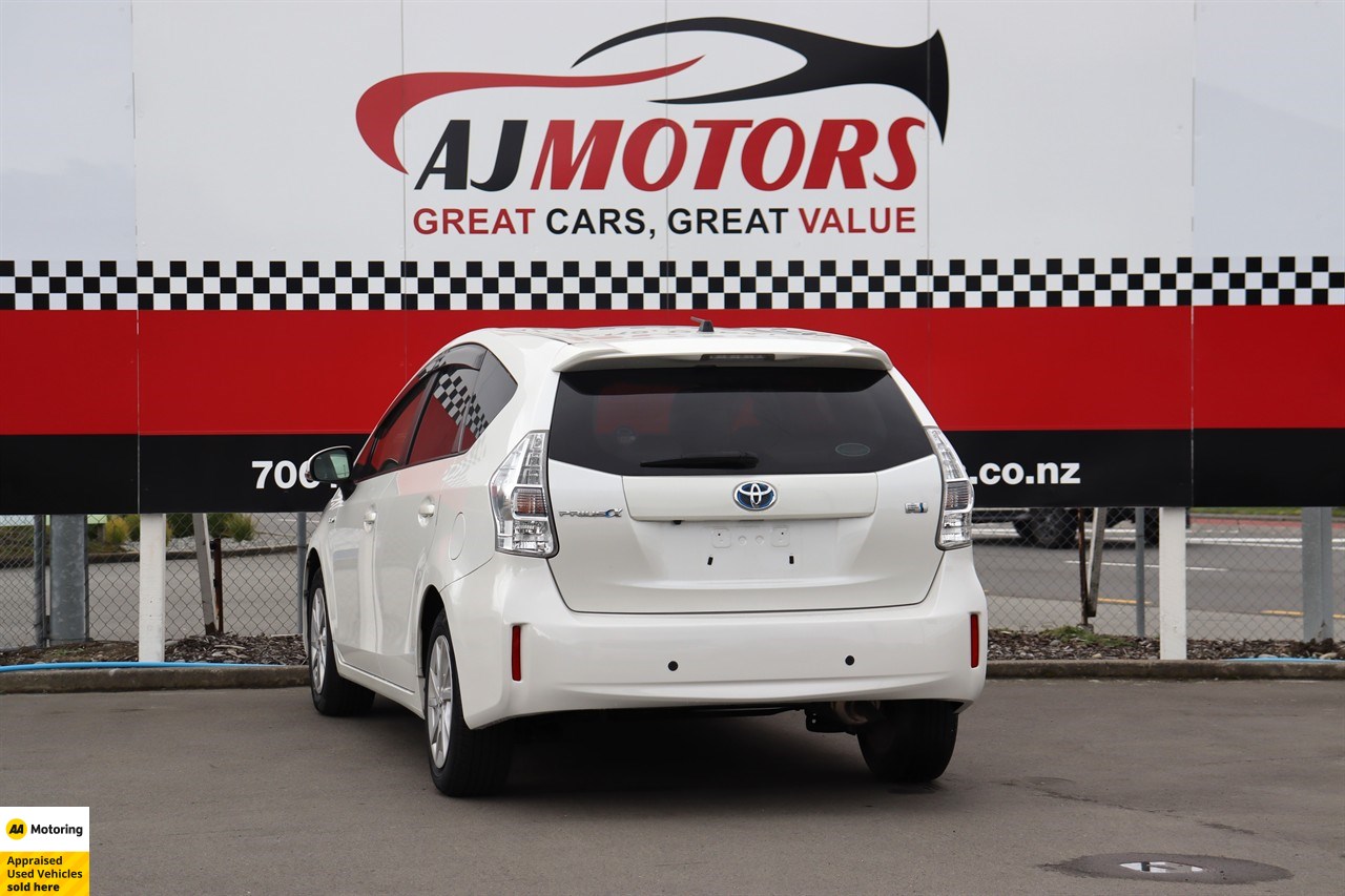 2012 Toyota Prius Alpha