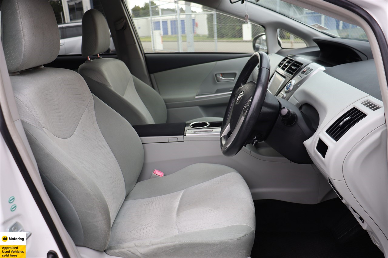 2012 Toyota Prius Alpha