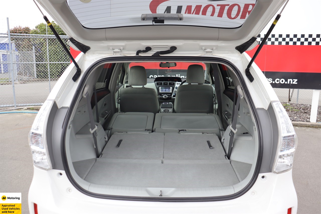 2012 Toyota Prius Alpha