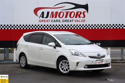 2012 Toyota Prius Alpha - Thumbnail
