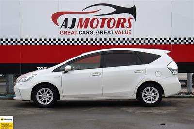 2012 Toyota Prius Alpha - Thumbnail