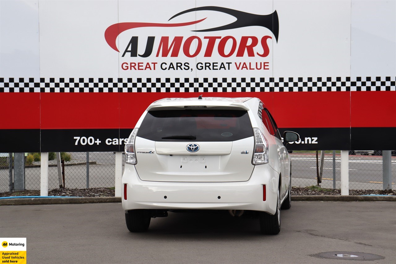 2012 Toyota Prius Alpha
