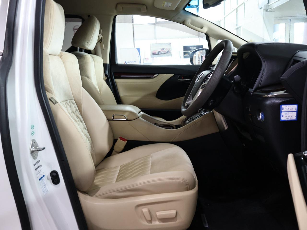 2015 Toyota Alphard