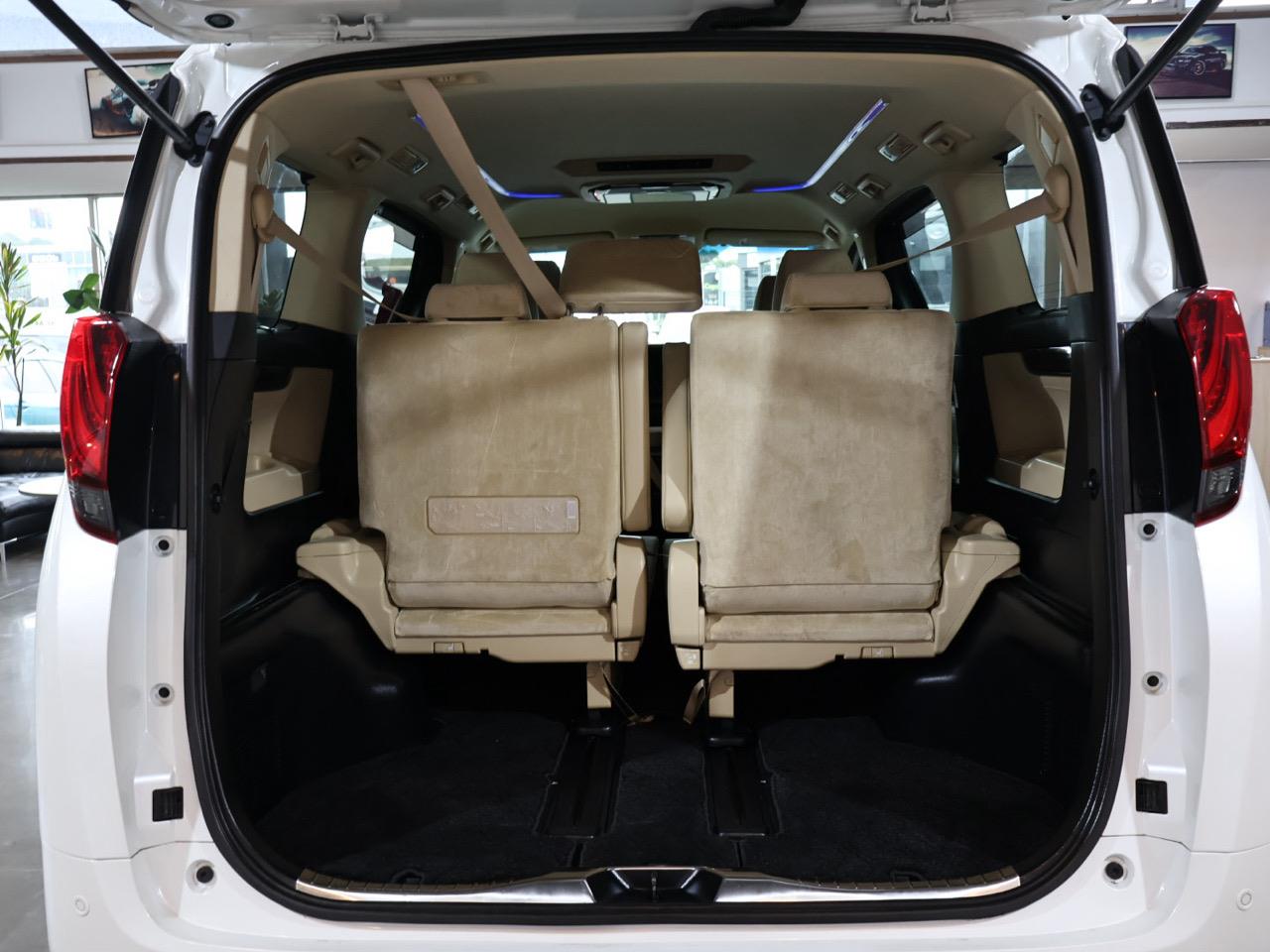2015 Toyota Alphard
