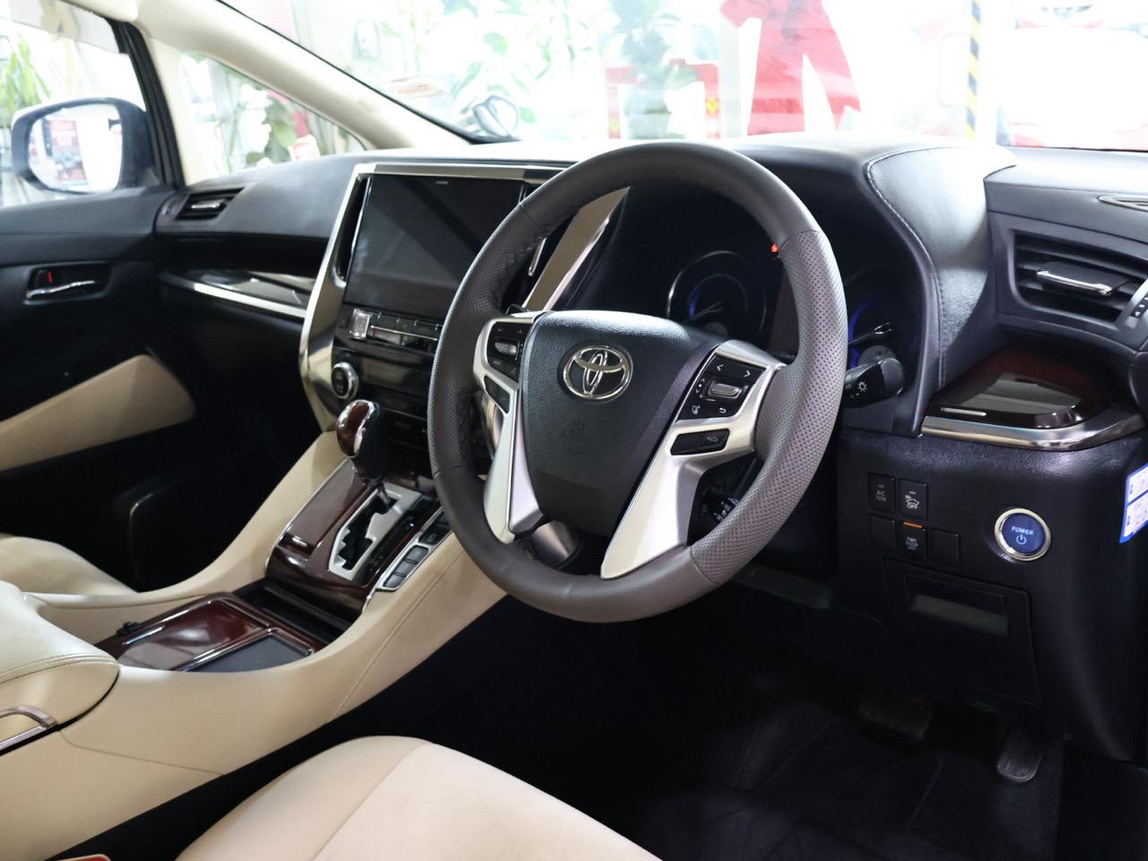 2015 Toyota Alphard