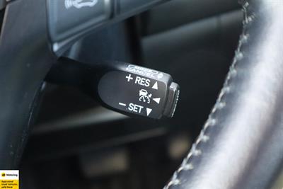 2015 Toyota Harrier - Thumbnail