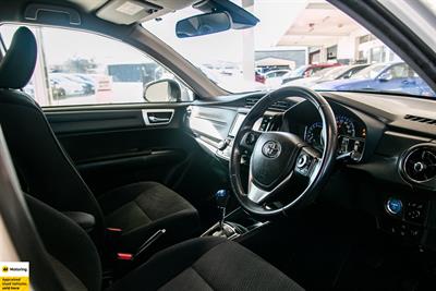 2015 Toyota Corolla - Thumbnail