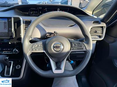 2016 Nissan Serena - Thumbnail