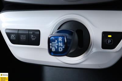 2017 Toyota Prius - Thumbnail