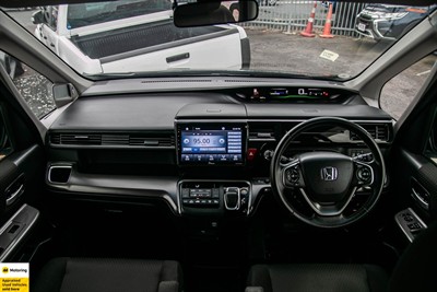 2018 Honda Step Wagon - Thumbnail