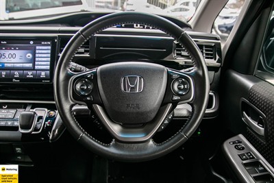 2018 Honda Step Wagon - Thumbnail