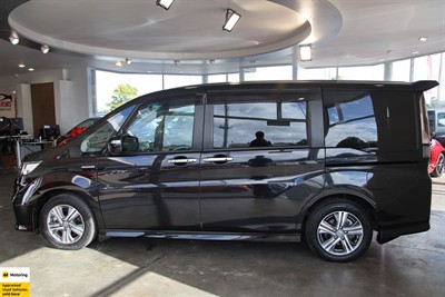 2018 Honda Step Wagon - Thumbnail