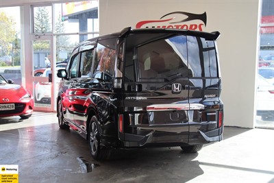 2018 Honda Step Wagon - Thumbnail
