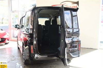 2018 Honda Step Wagon - Thumbnail