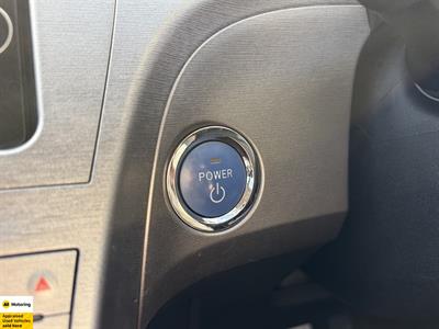 2013 Toyota Prius - Thumbnail