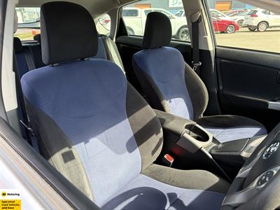 2013 Toyota Prius - Thumbnail