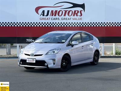 2013 Toyota Prius - Thumbnail